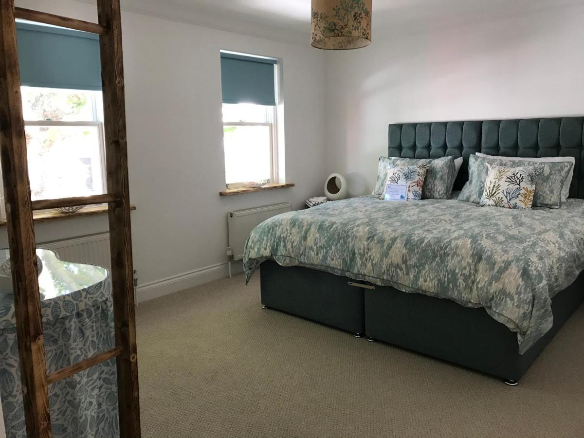 The Beach House Holiday Apartments Истбурн Экстерьер фото