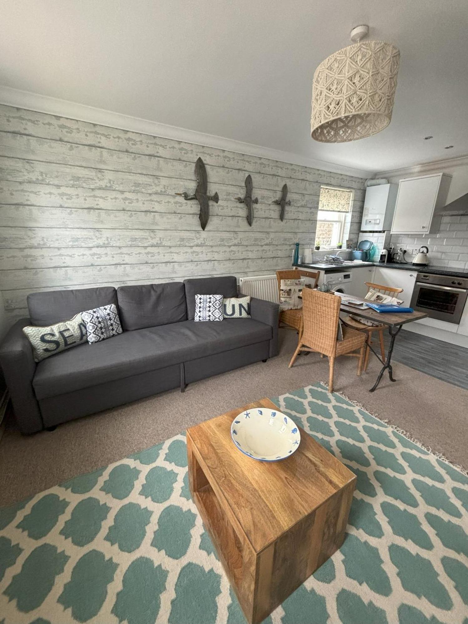 The Beach House Holiday Apartments Истбурн Экстерьер фото
